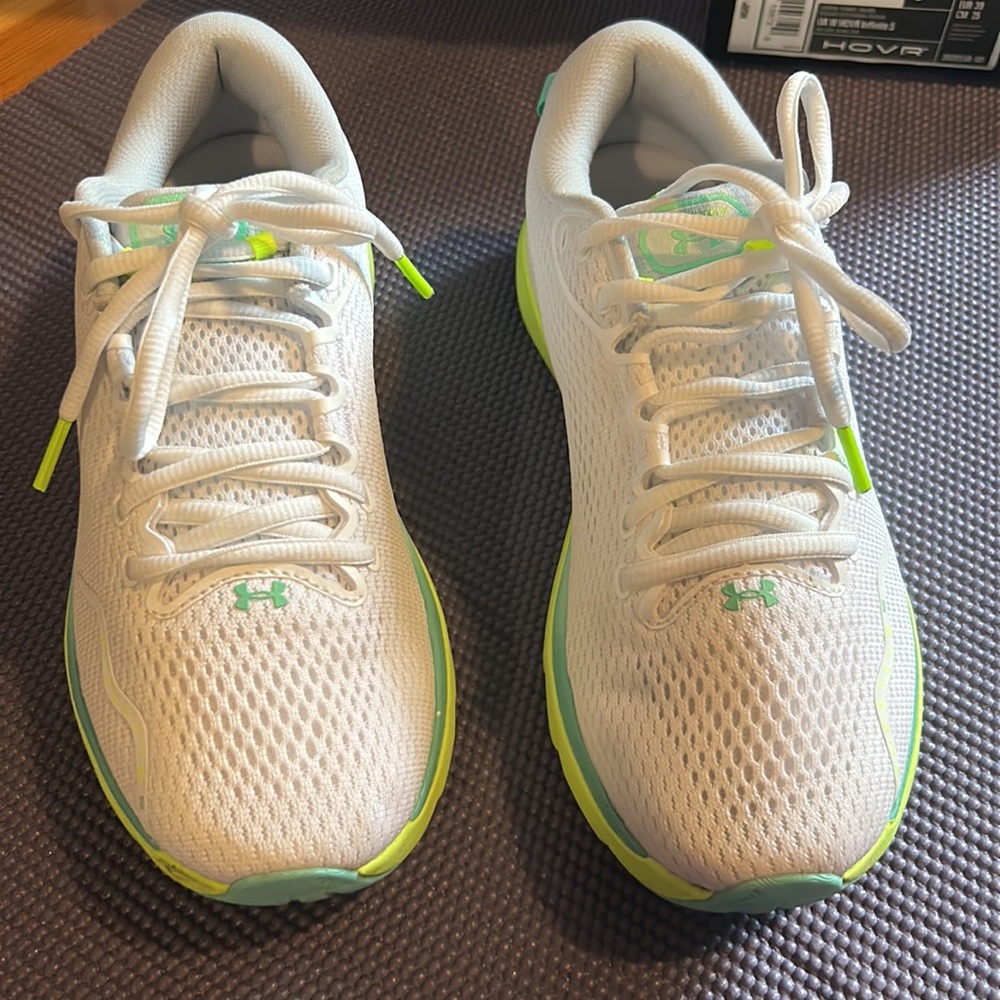Practically BRAND NEW! Green & White UA Sneakers!